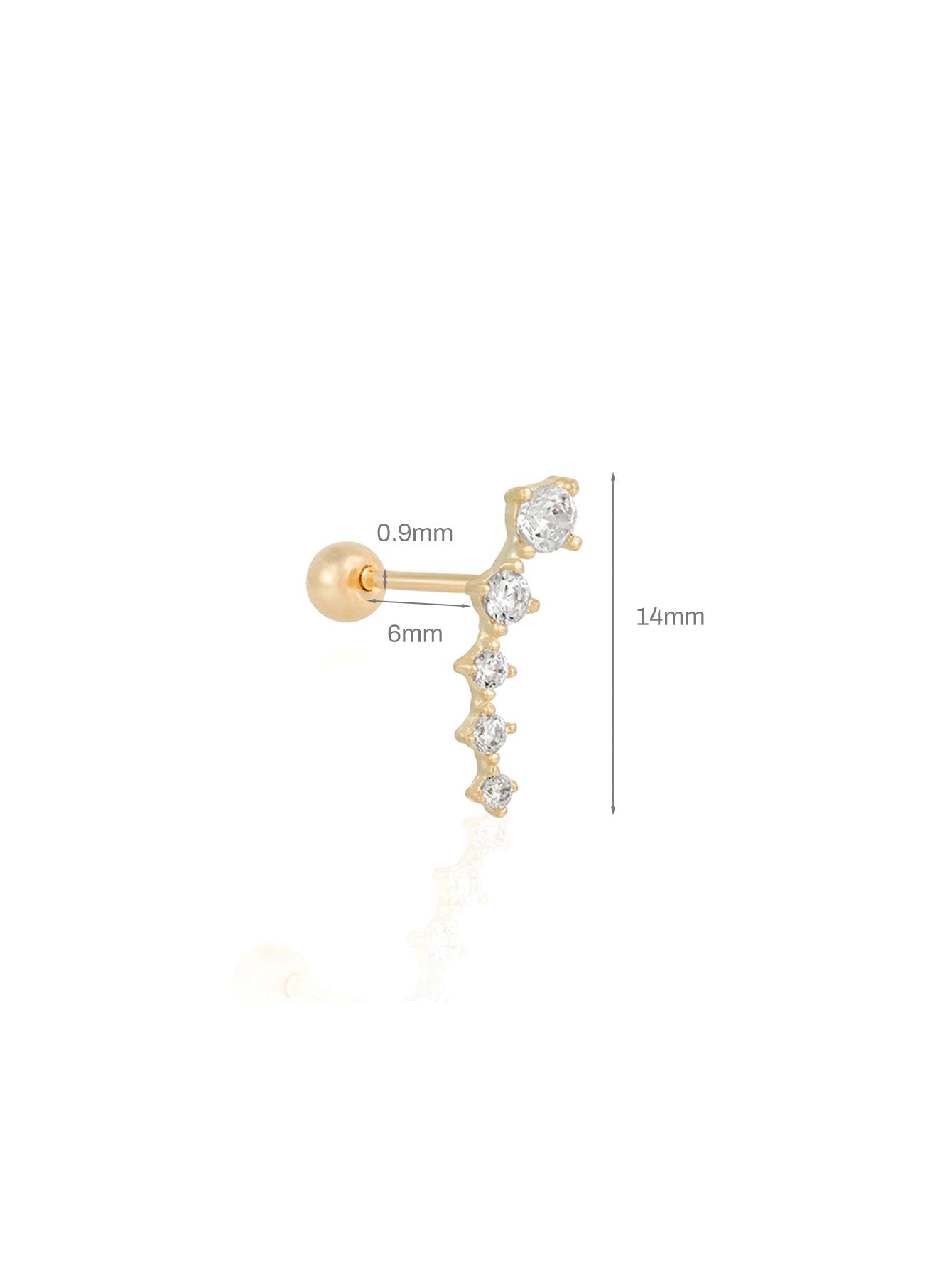 Karolína – Delicately curved gold earrings.