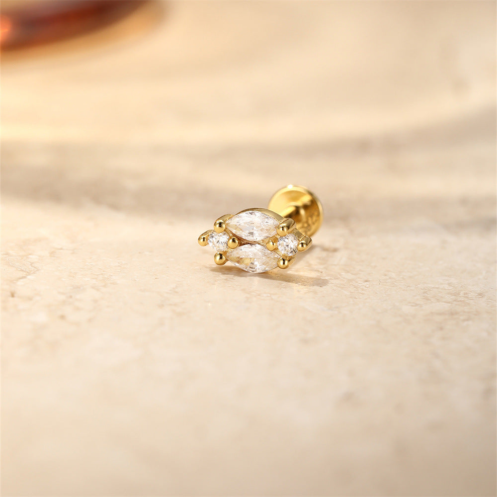 Martina – gold earrings with a defined line.