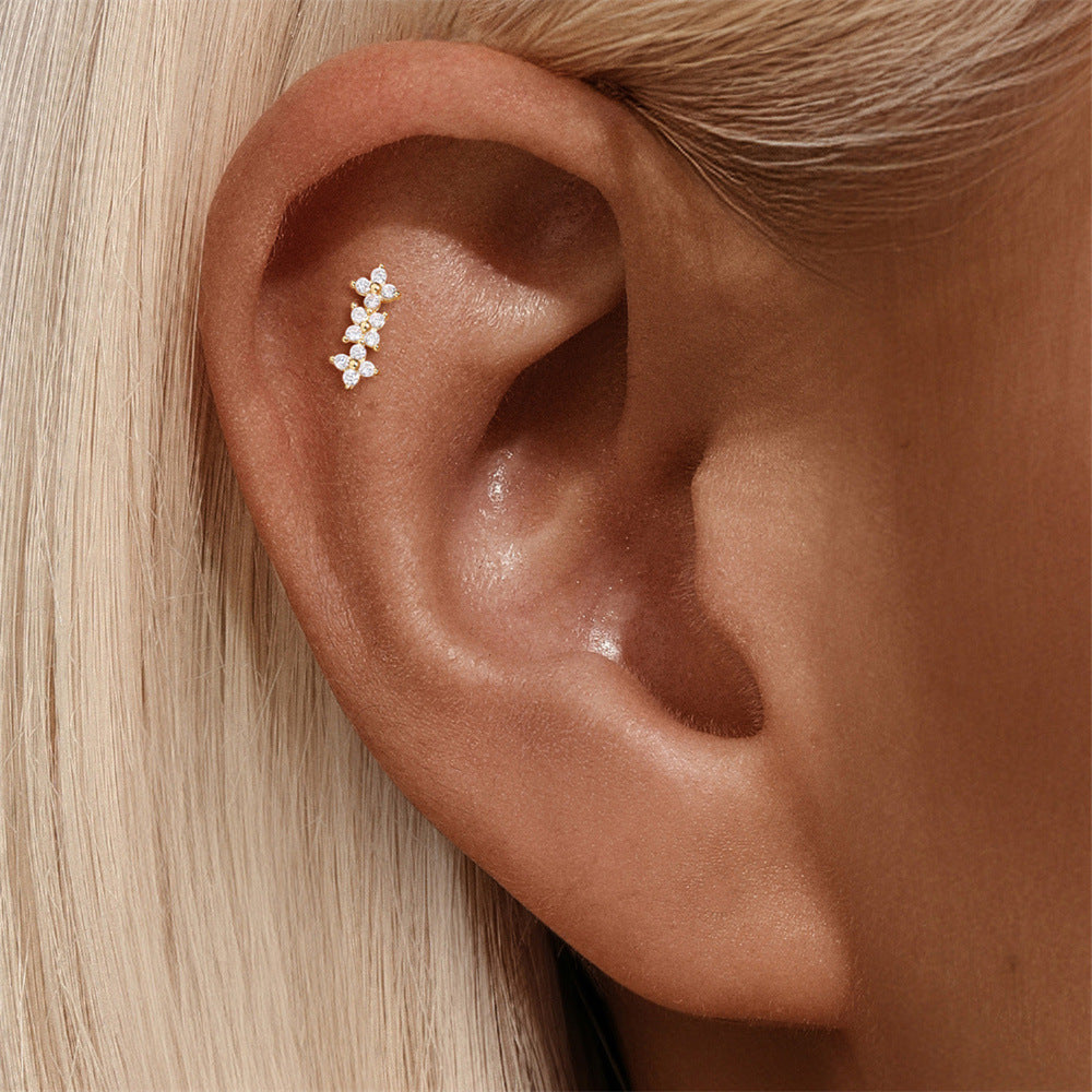 Martina – gold earrings with a defined line.