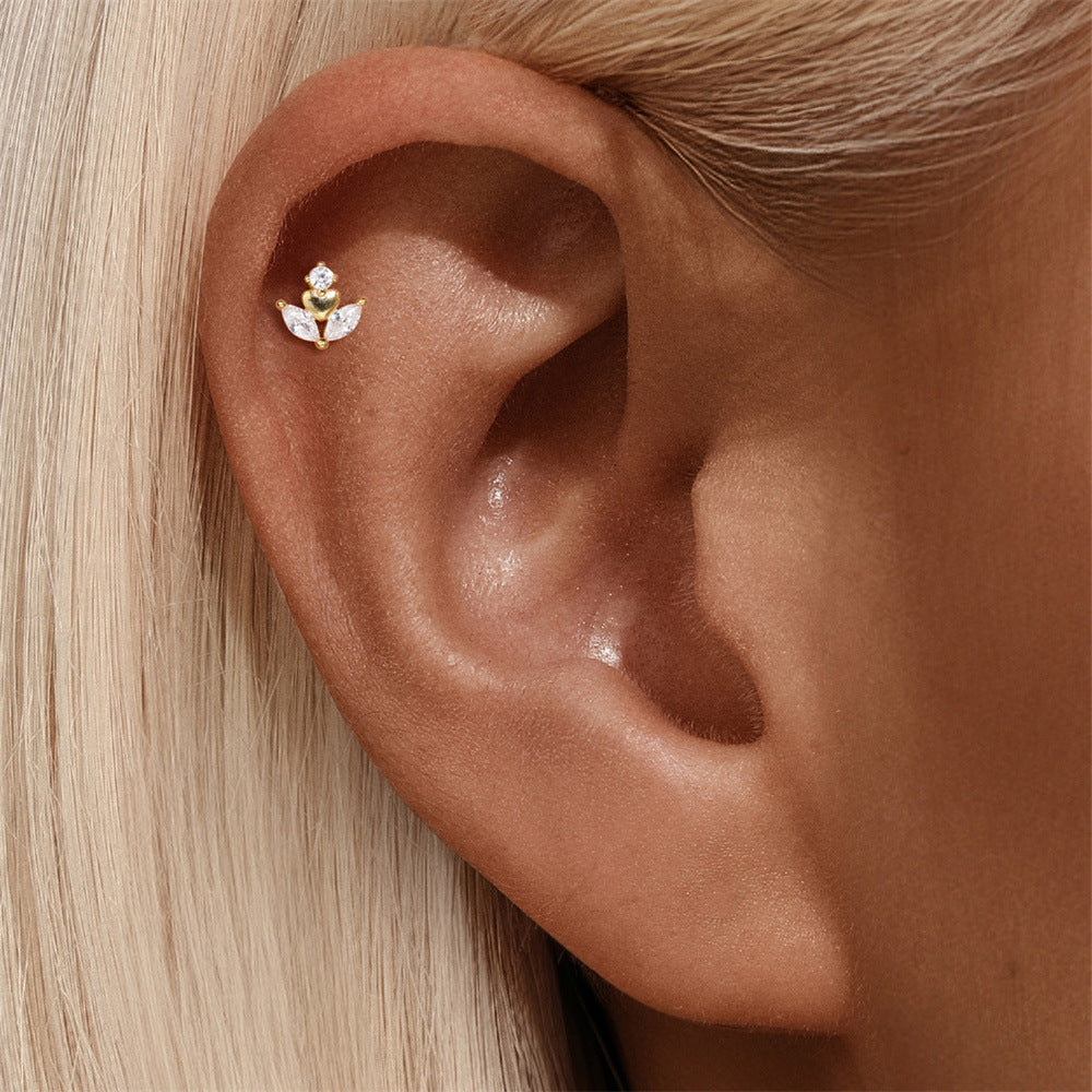 Martina – gold earrings with a defined line.