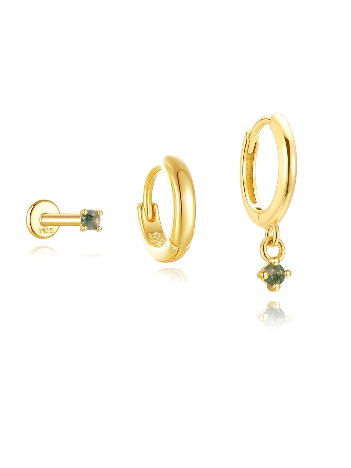 Mona – Gold earrings with a fluid design.