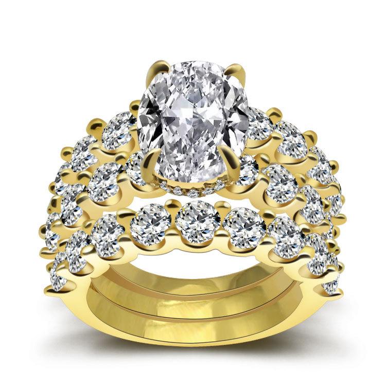 Greta – Silver ring with diamonds and ornament.