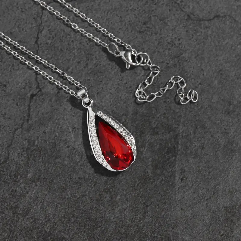 Klára – Ruby Heart Pendant.