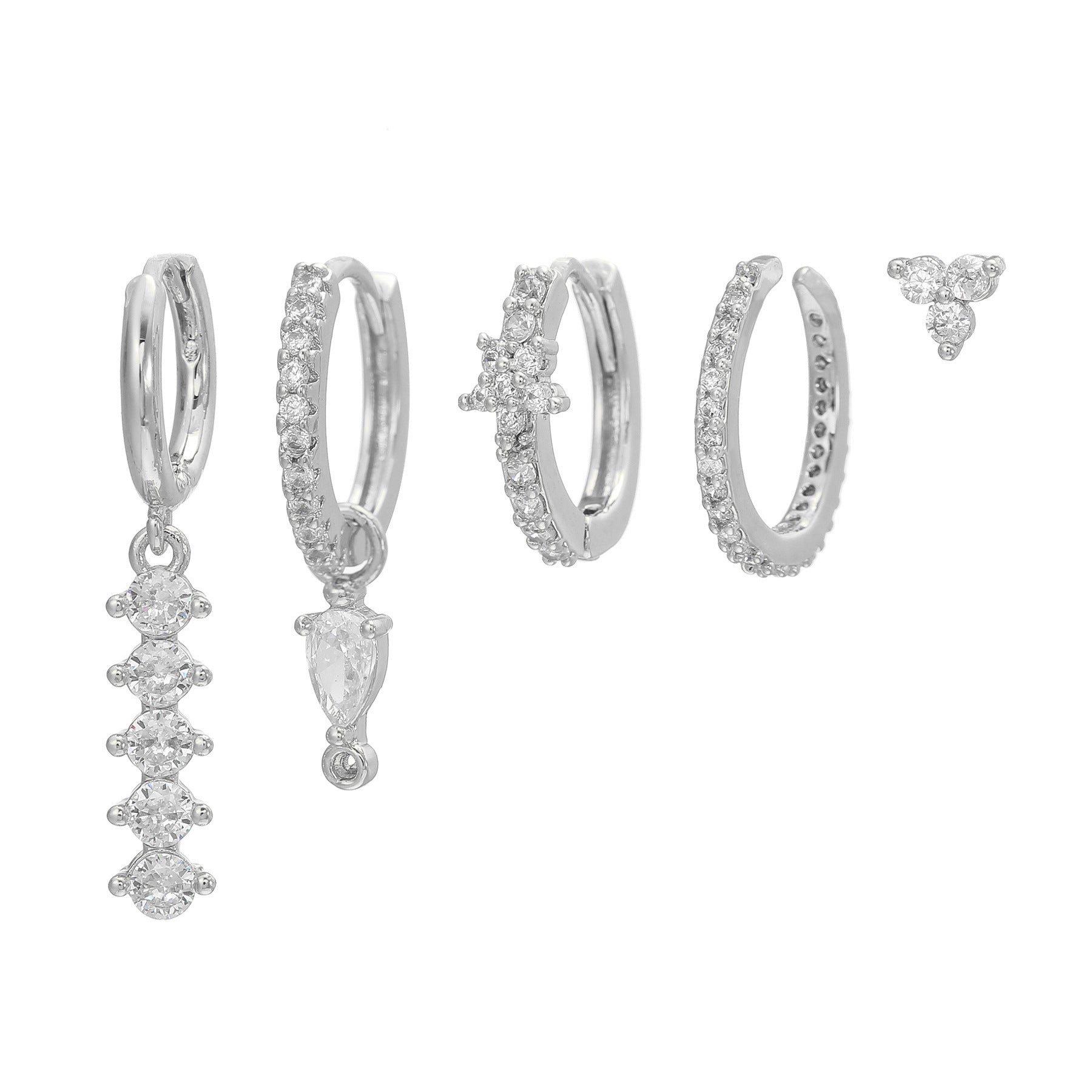 Lívia – Gold earrings with a delicate shine.