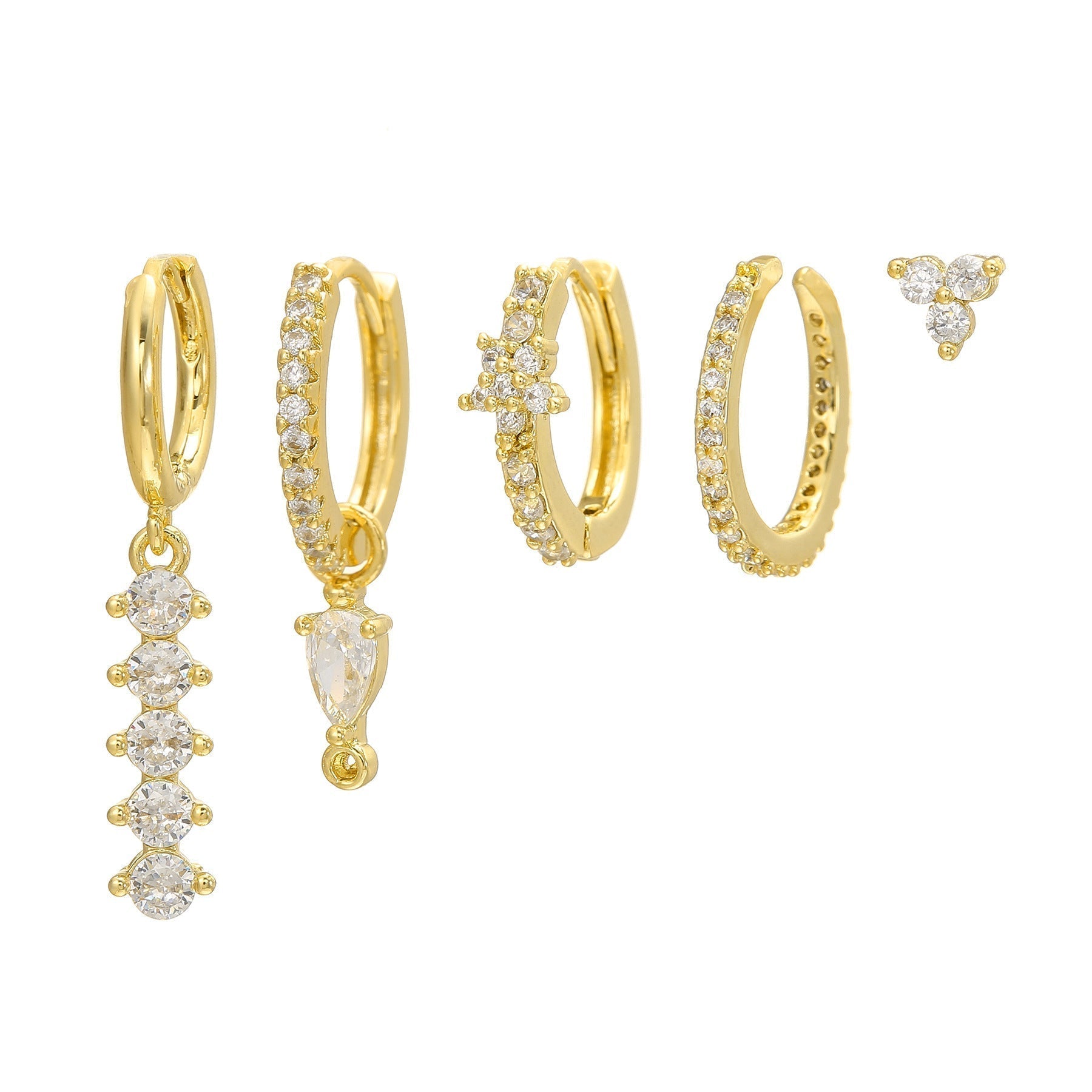 Lívia – Gold earrings with a delicate shine.