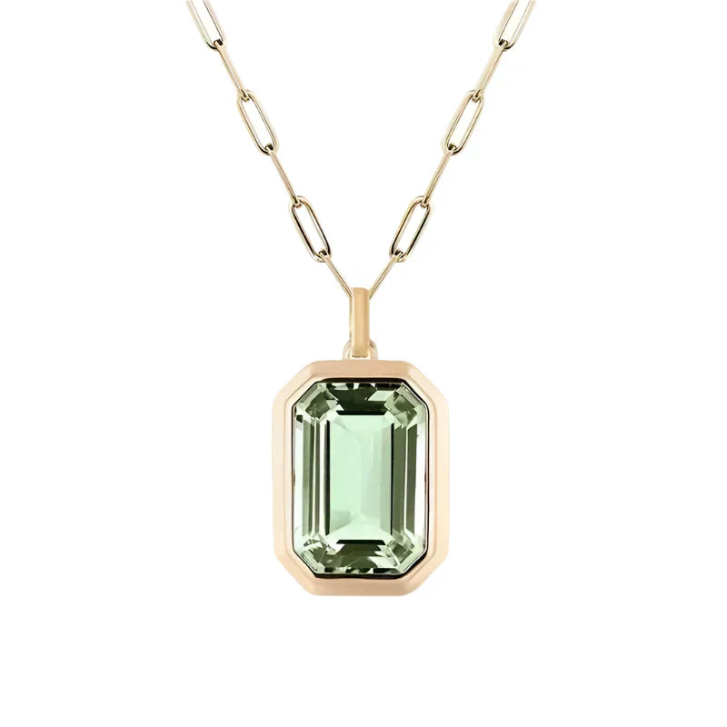 Lara – Necklace with a rectangular emerald.