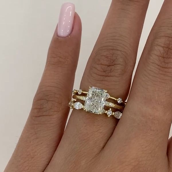 Nora – Layered Design Diamond Ring.