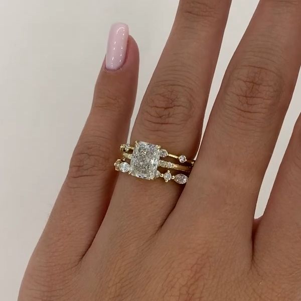 Nora – Layered Design Diamond Ring.