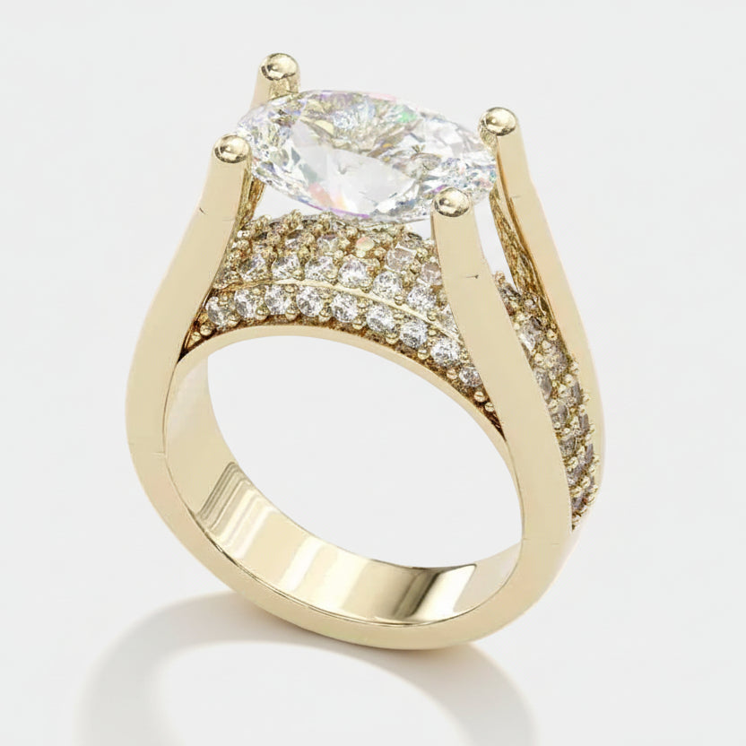 Victoria – Shiny ring with side details.