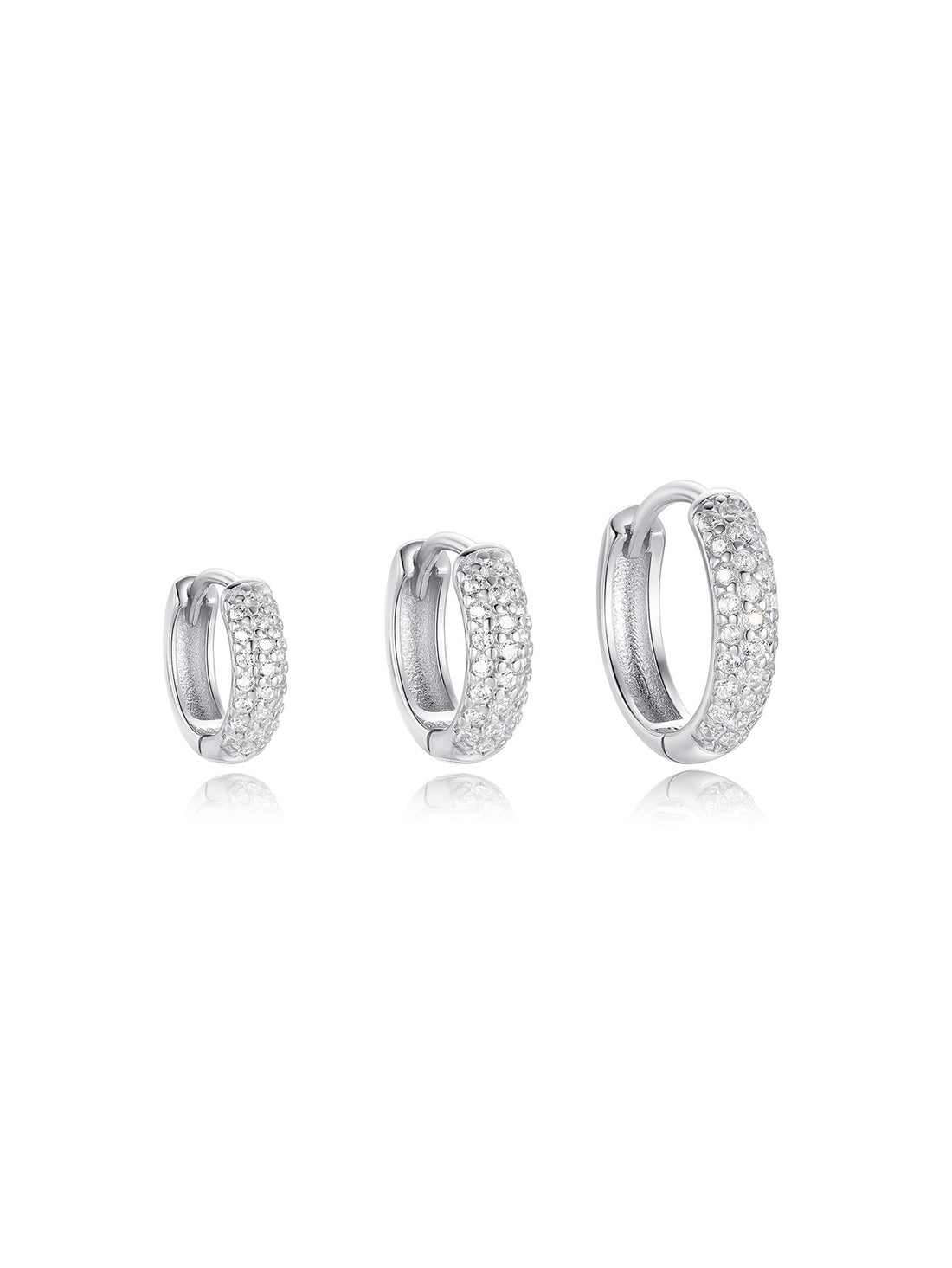 Sina – Gold earrings with minimalist elegance.