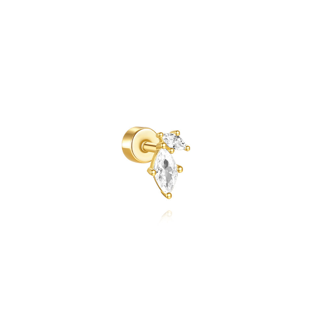 Klara – delicate golden earrings with a smooth line.