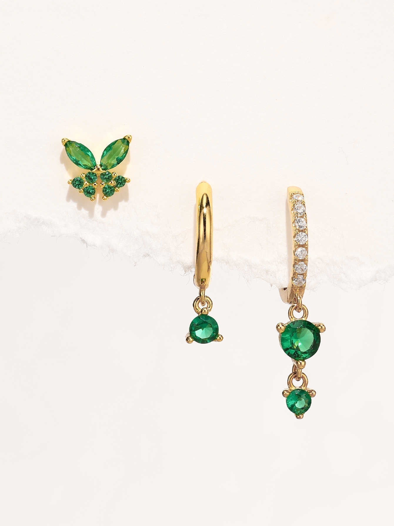 Anja – Gold earrings with delicate edge