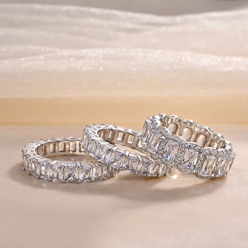 Leona – Three-row sparkling diamond ring.