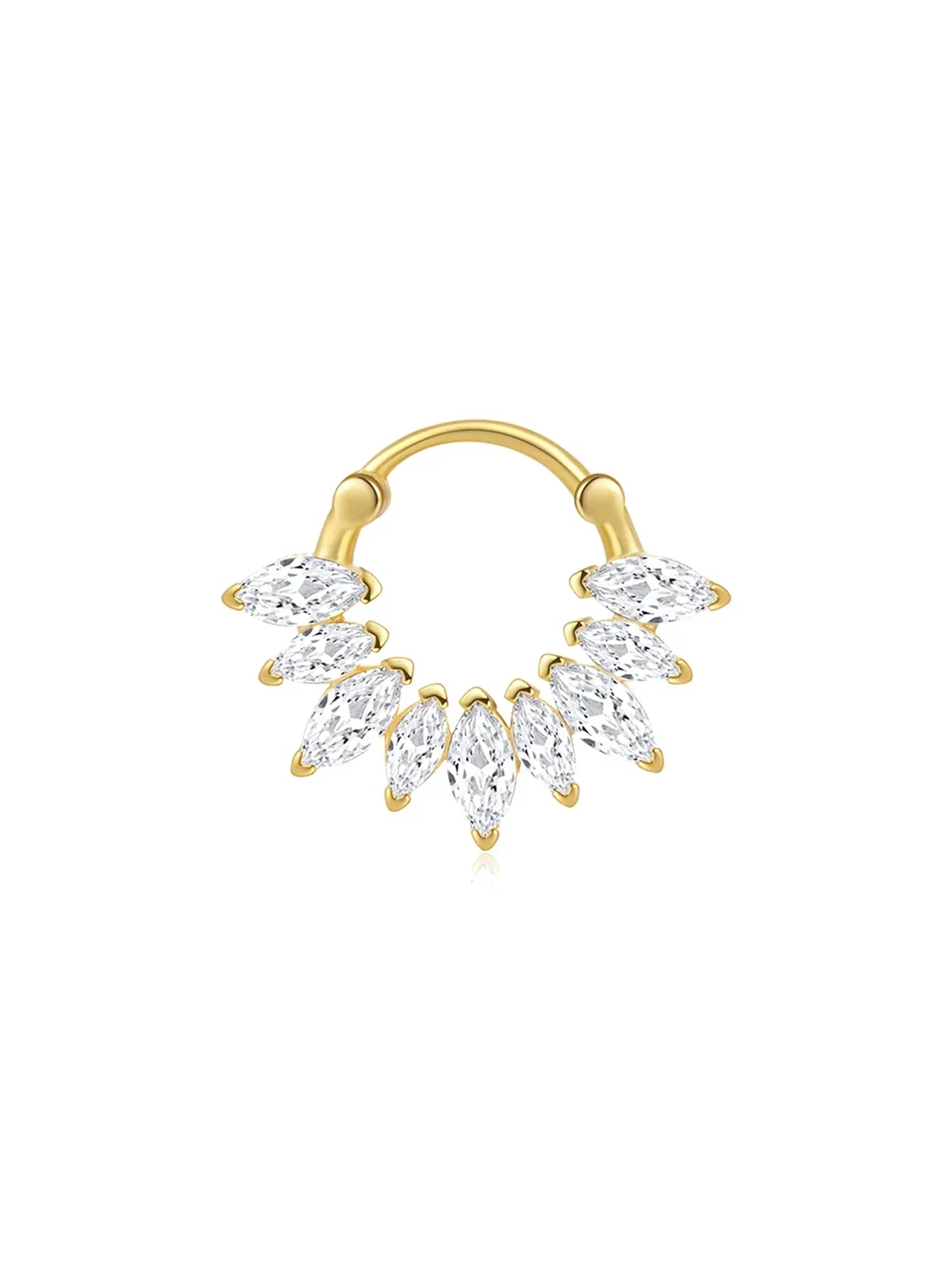 Daniela – Delicate gold earrings with a fluid shape.