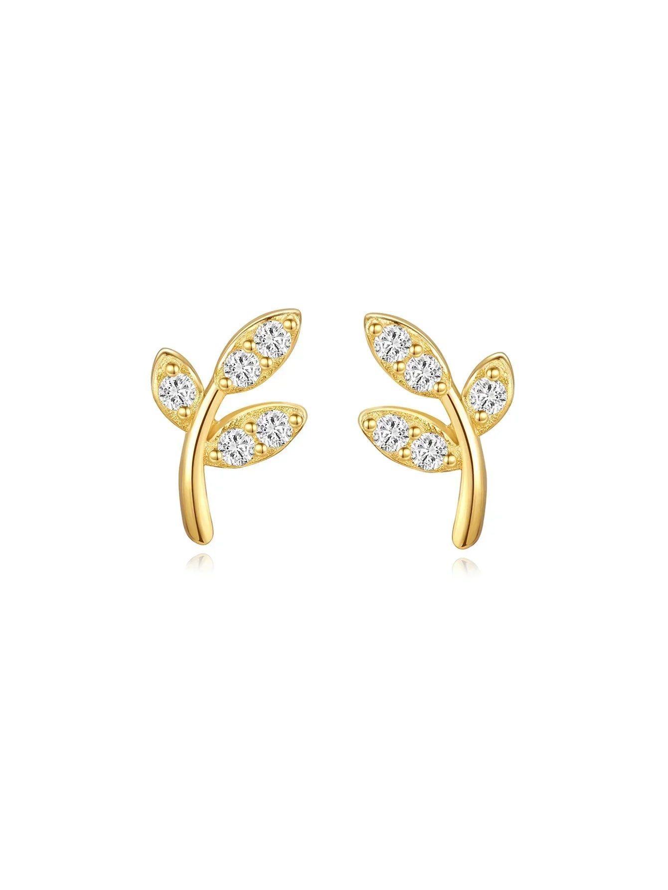 Carina – Gold earrings with a delicate shine.