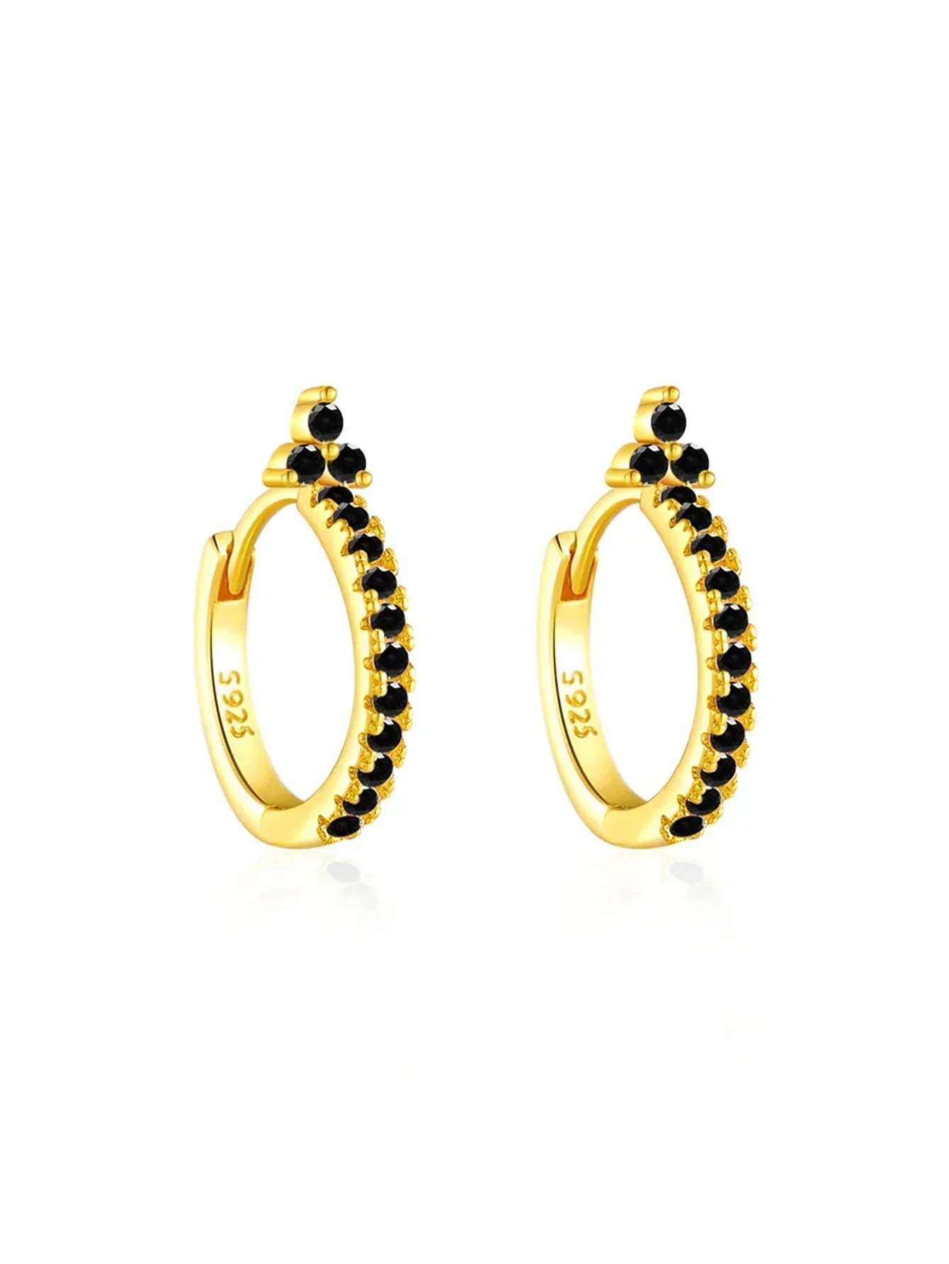 Sabina – Gold earrings with a modern style.