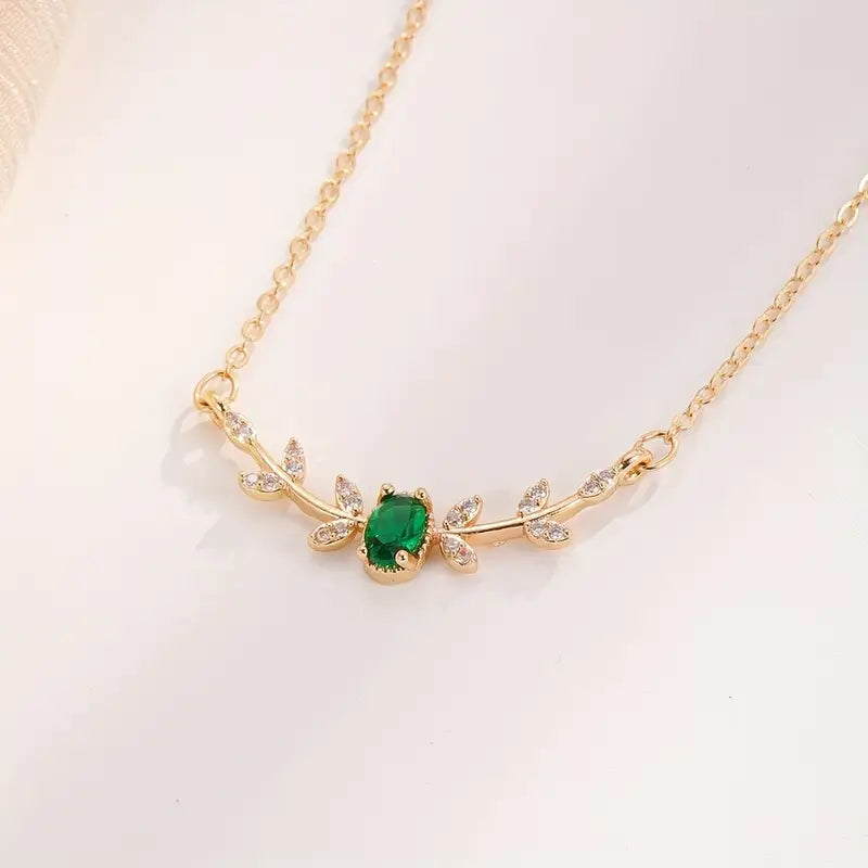 Klara – Double necklace with emerald pendant.