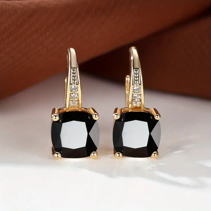 Klára – Drop earrings with square stone.