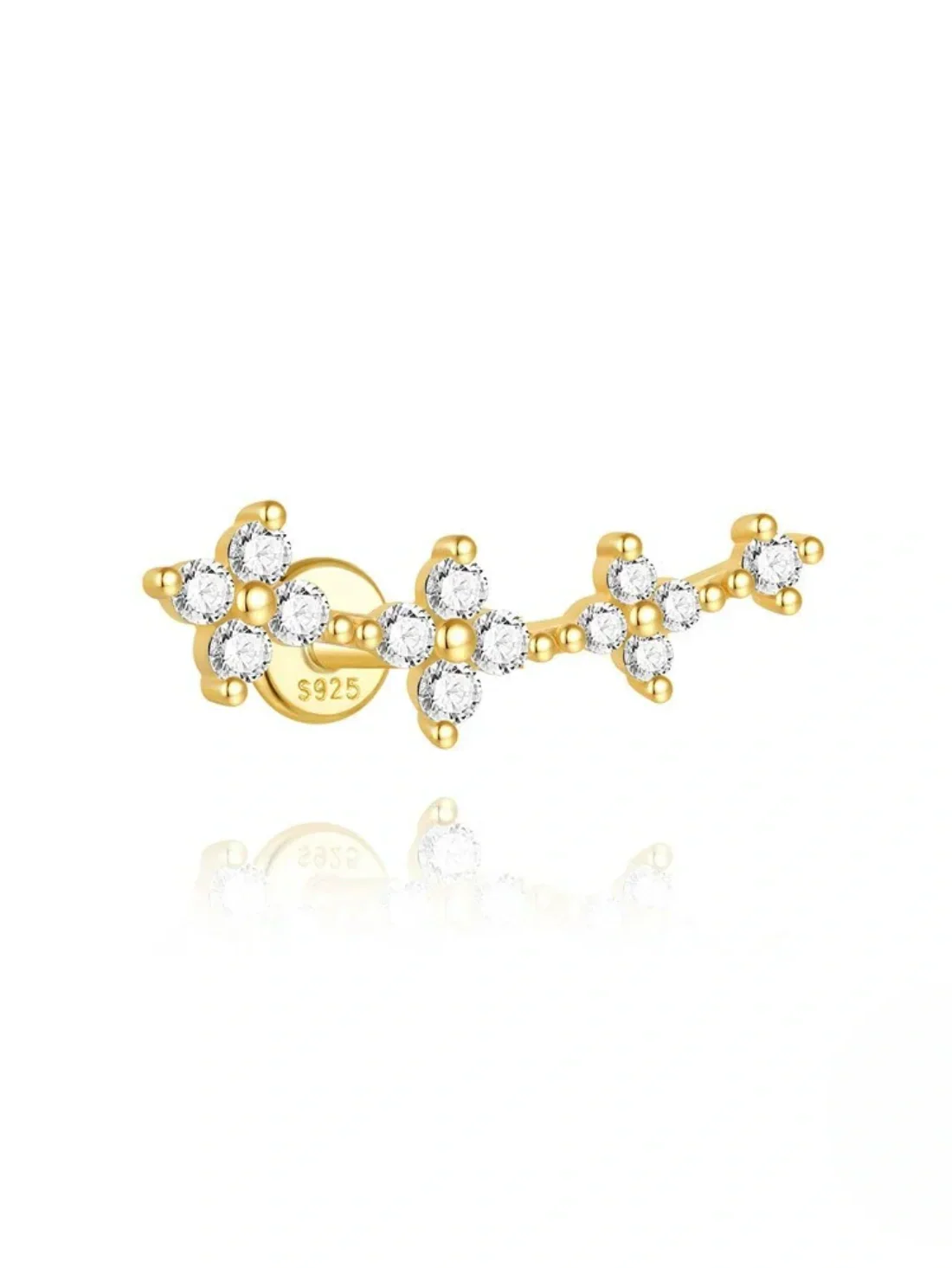 Irina – Gold earrings with a structured silhouette.