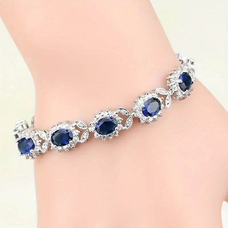 Alena – Sapphire bracelet with sparkling elements.