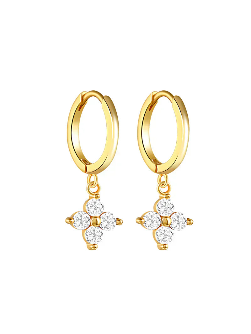 Helena – Gold earrings with an organic line.