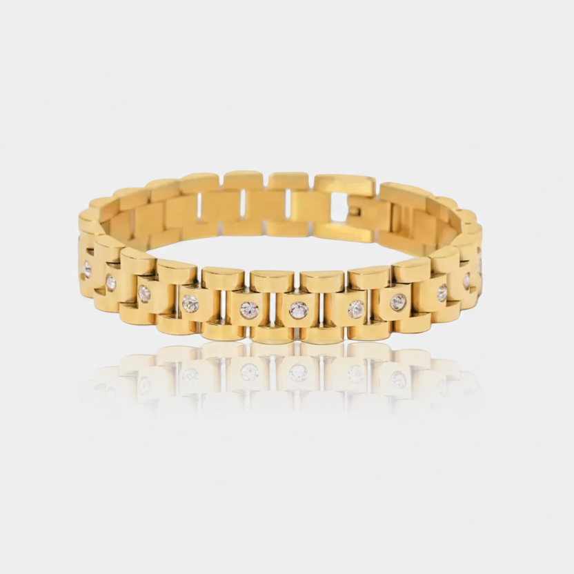 Amira – Gold bracelet with rough link structure.