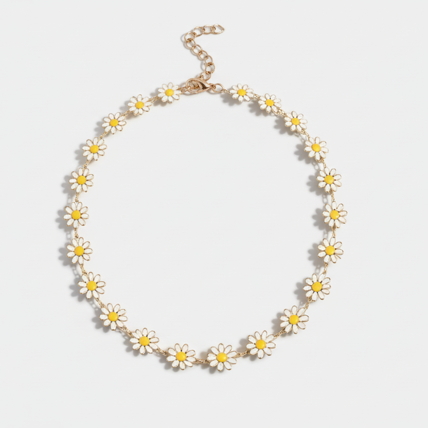 Alena – Discreet chain with small pendants.