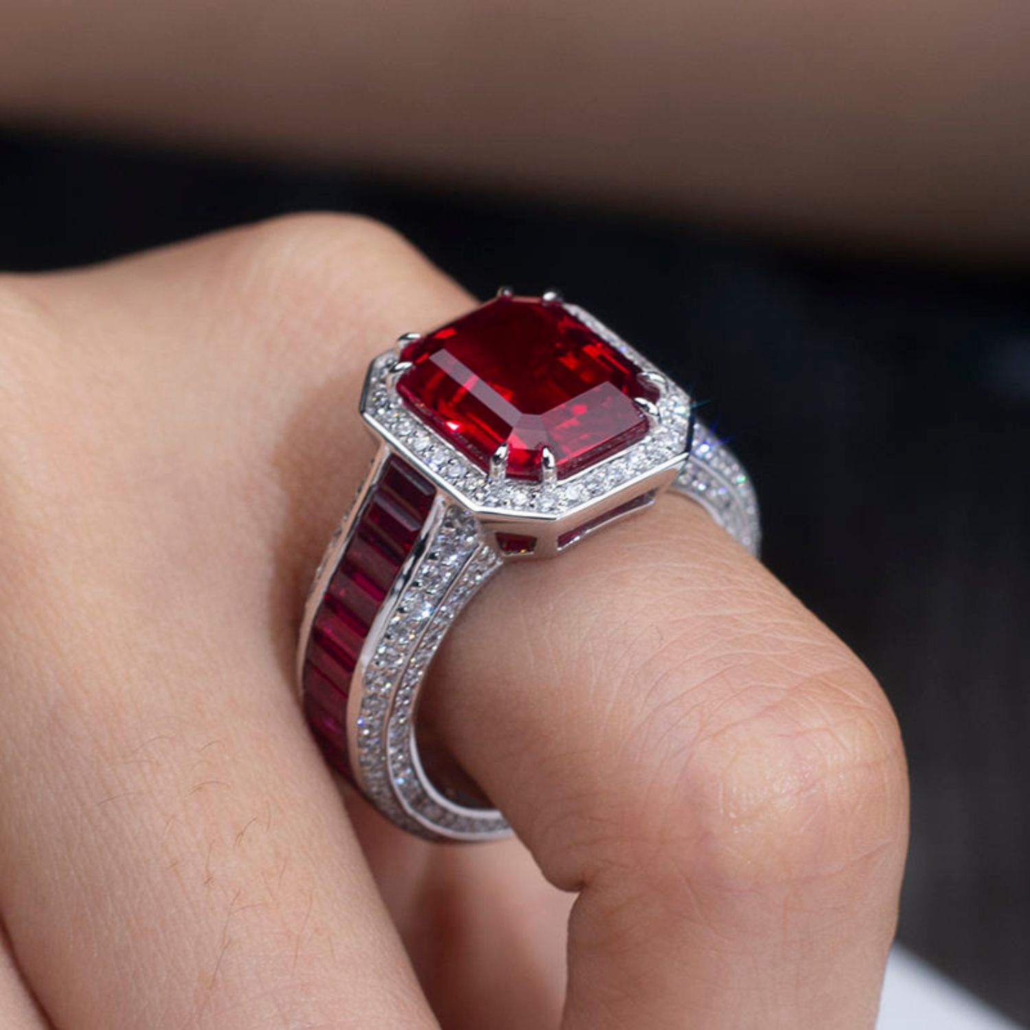 Miriam – Cushion-shaped ruby ​​ring.