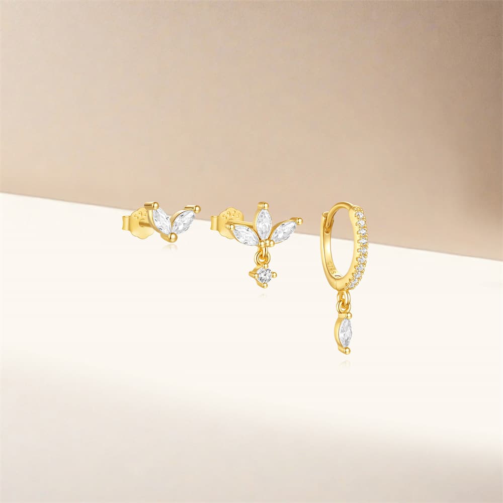 Annelie – Delicate gold filigree earrings.