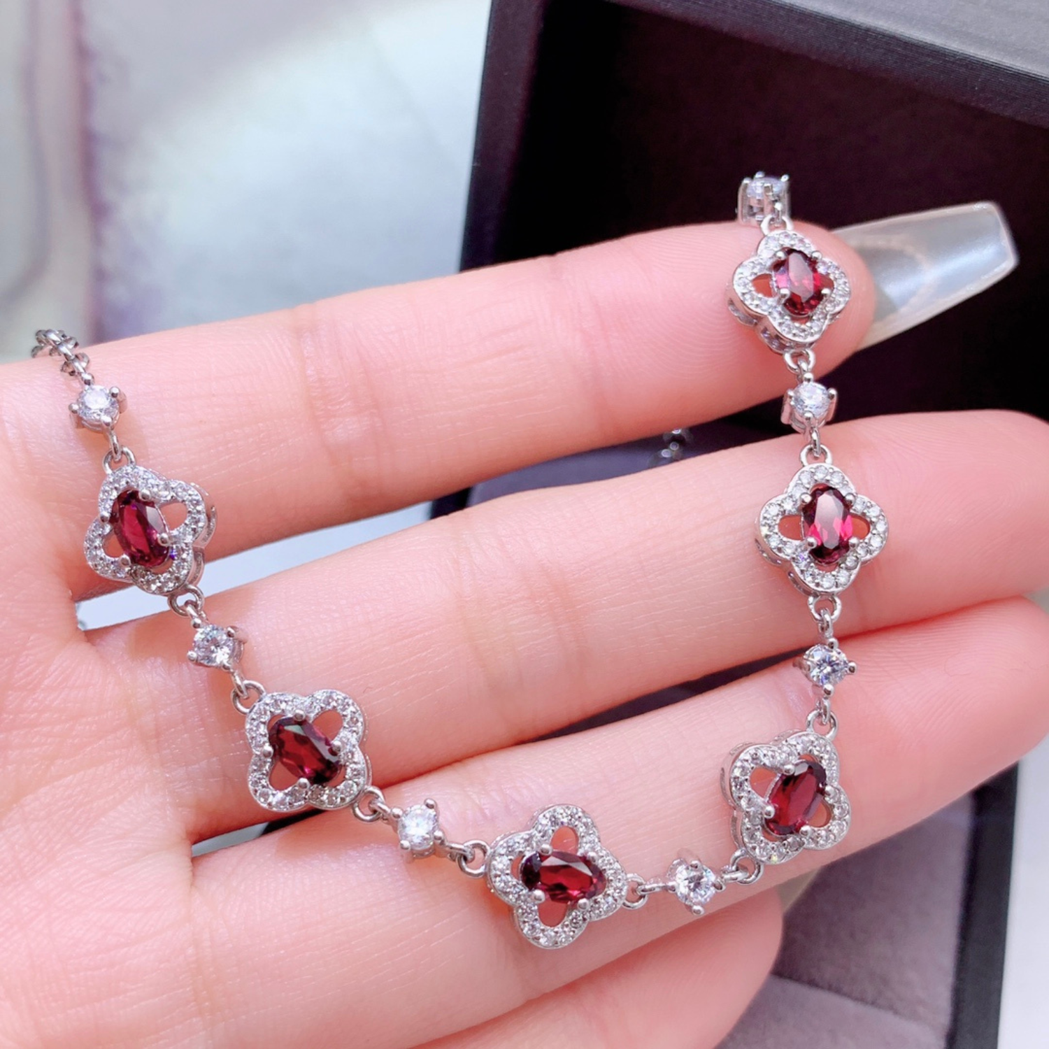 Barbora – Ruby ring with playful stone decoration.