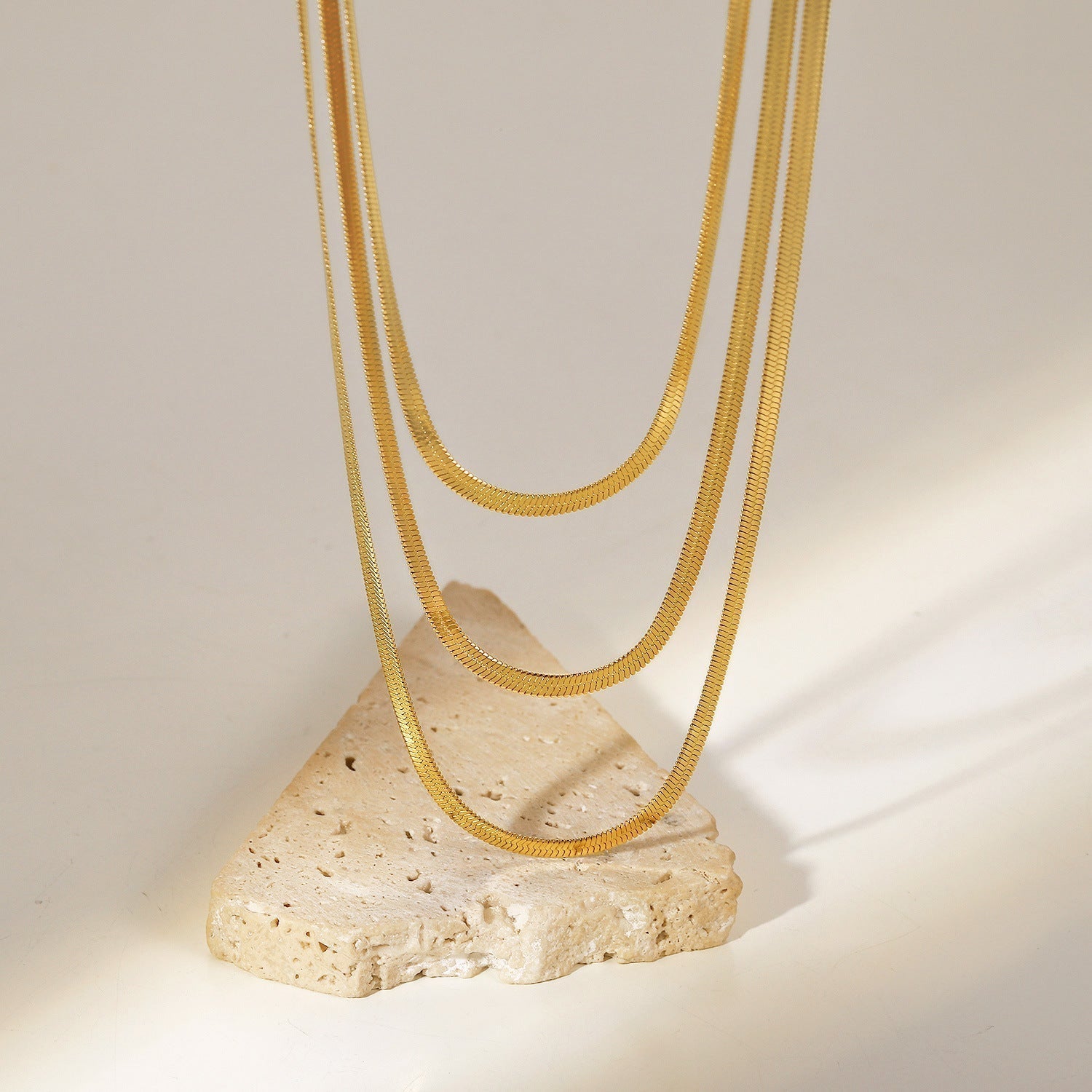 Sofia – Multilayer necklace made of fine gold.