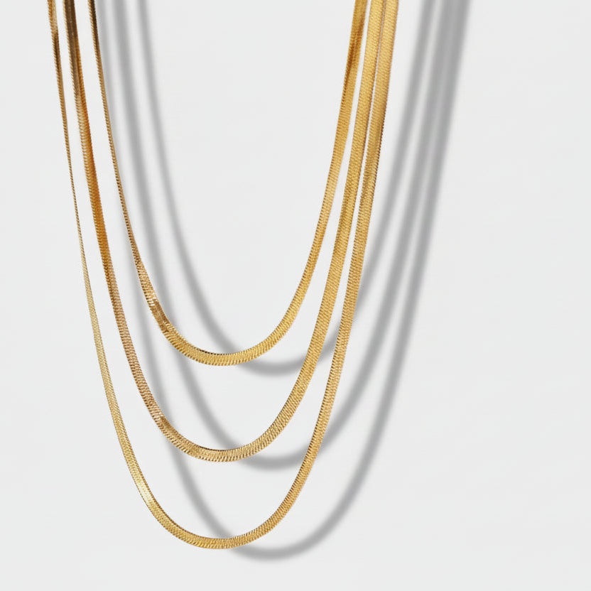 Sofia – Multilayer necklace made of fine gold.
