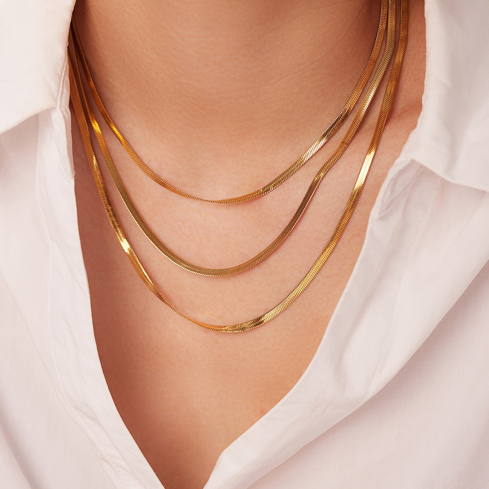 Sofia – Multilayer necklace made of fine gold.
