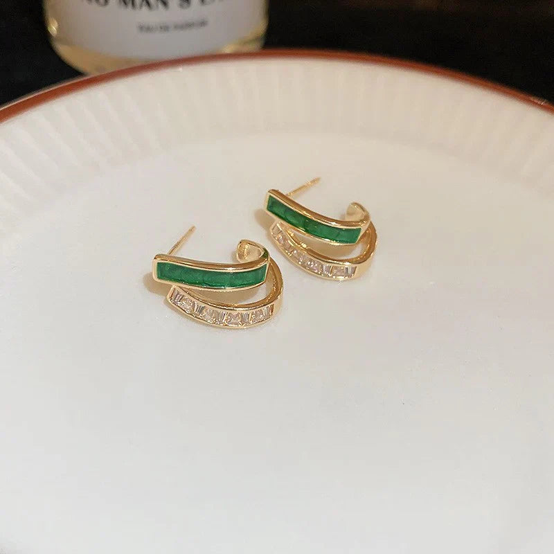 Karina – Square design emerald earrings.