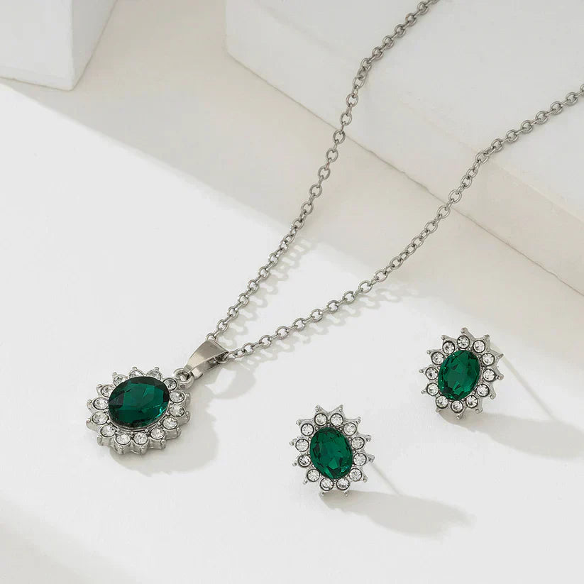 Naděžda – Jewelry sets with emerald earrings.