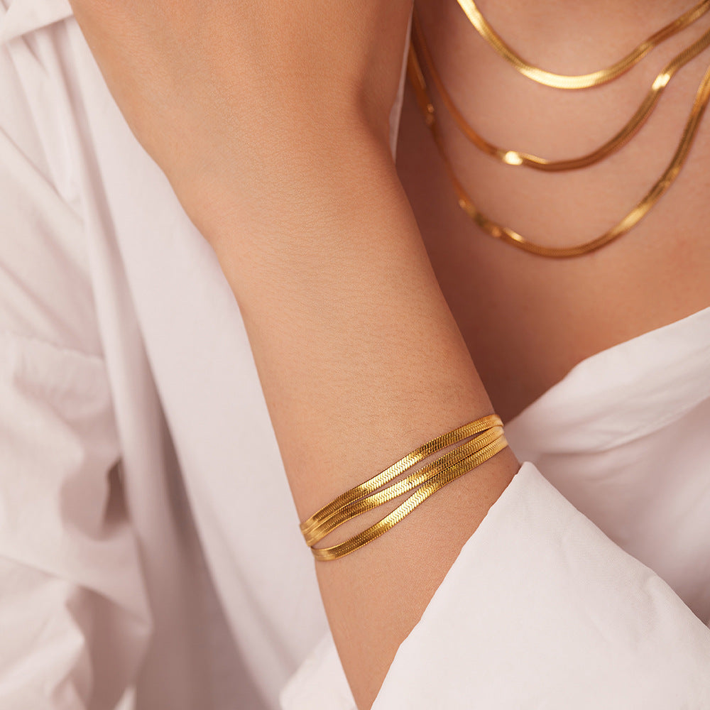 Sofia – Multilayer necklace made of fine gold.