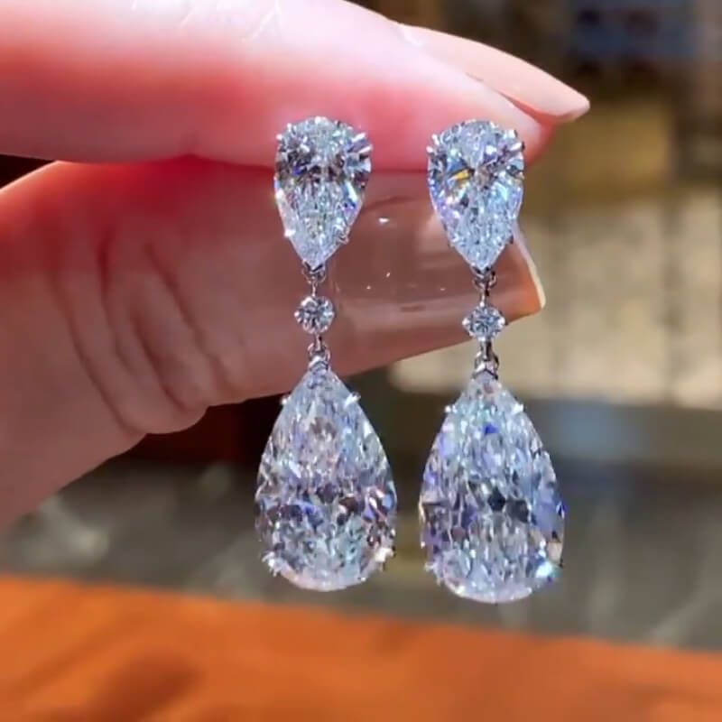 Melanie – Diamond drop ring.