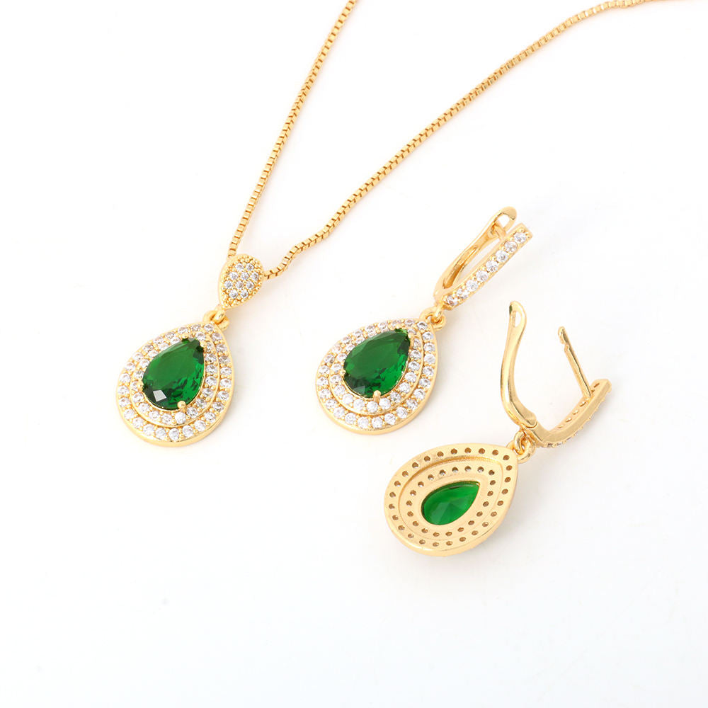 Elina – Emerald Pendant Necklace.