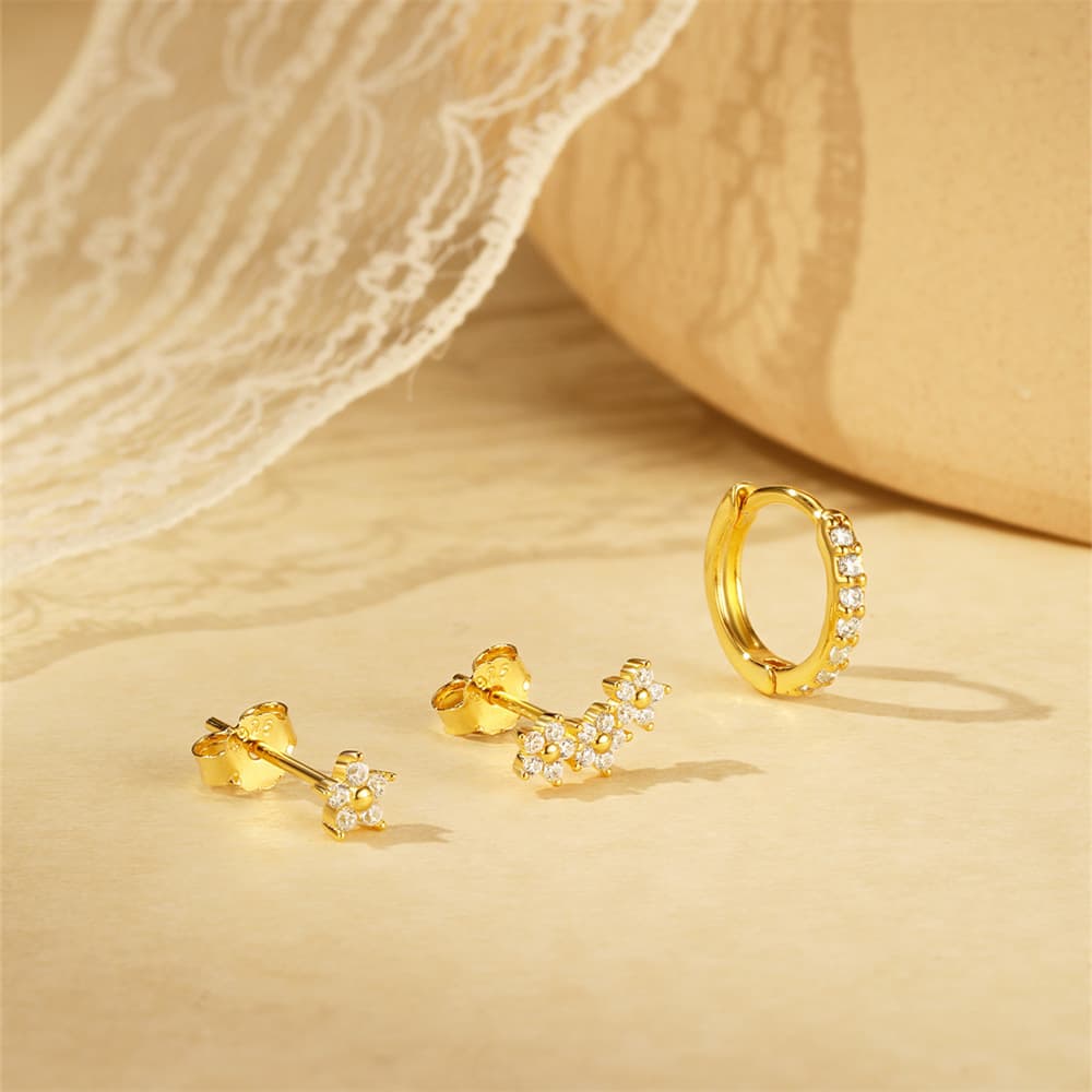 Johana – Delicate earrings with a clean design.