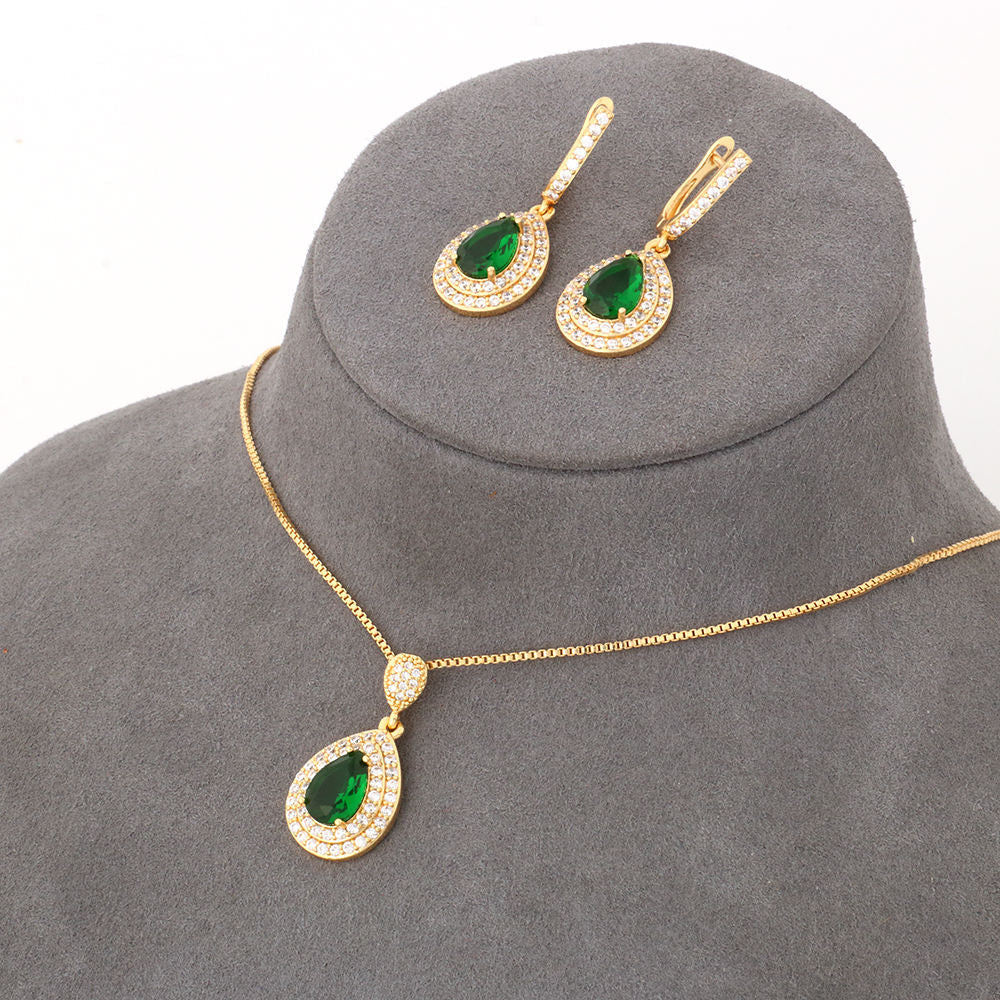 Elina – Emerald Pendant Necklace.