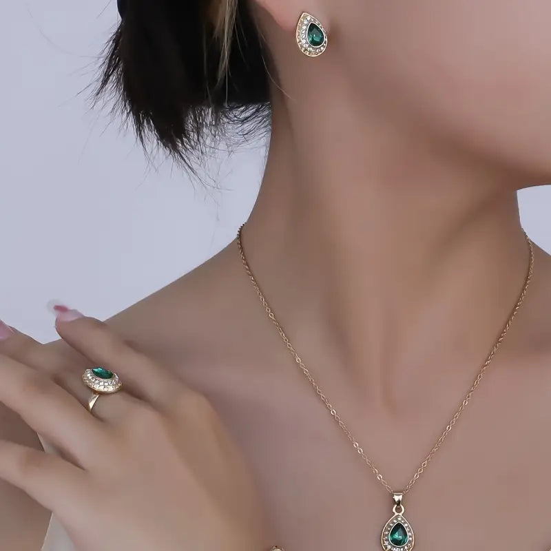 Tereza – Emerald Drop Earrings.