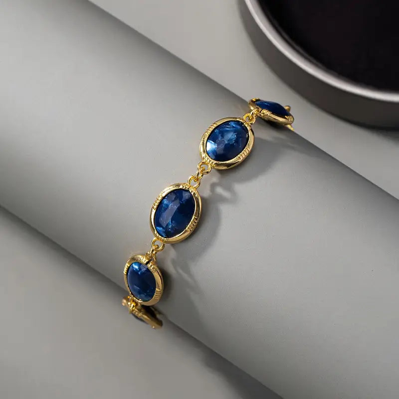 Veronika – Bracelet with shaded sapphire stones.