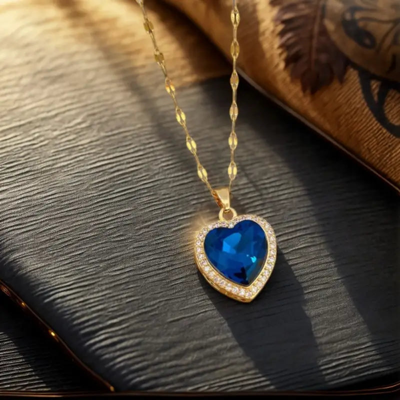Marisa – Delicate sapphire pendant.