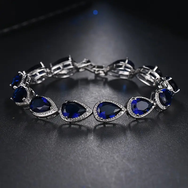 Victoria – Bracelet with faceted sapphires.