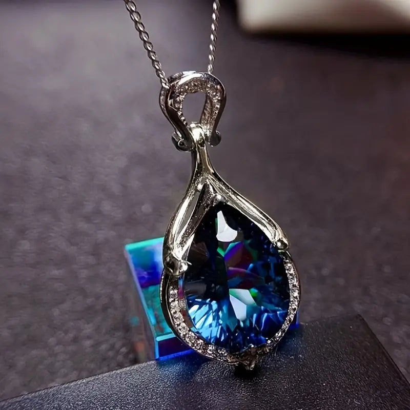 Tereza – Sapphire Pendant.