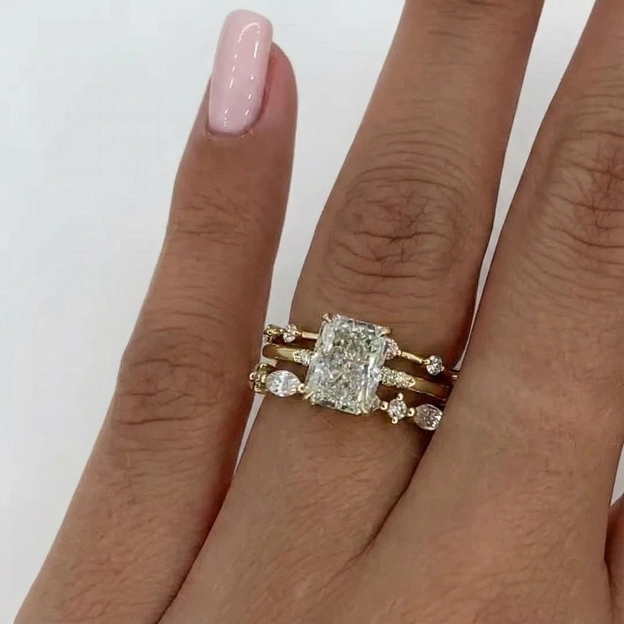 Nora – Layered Design Diamond Ring.