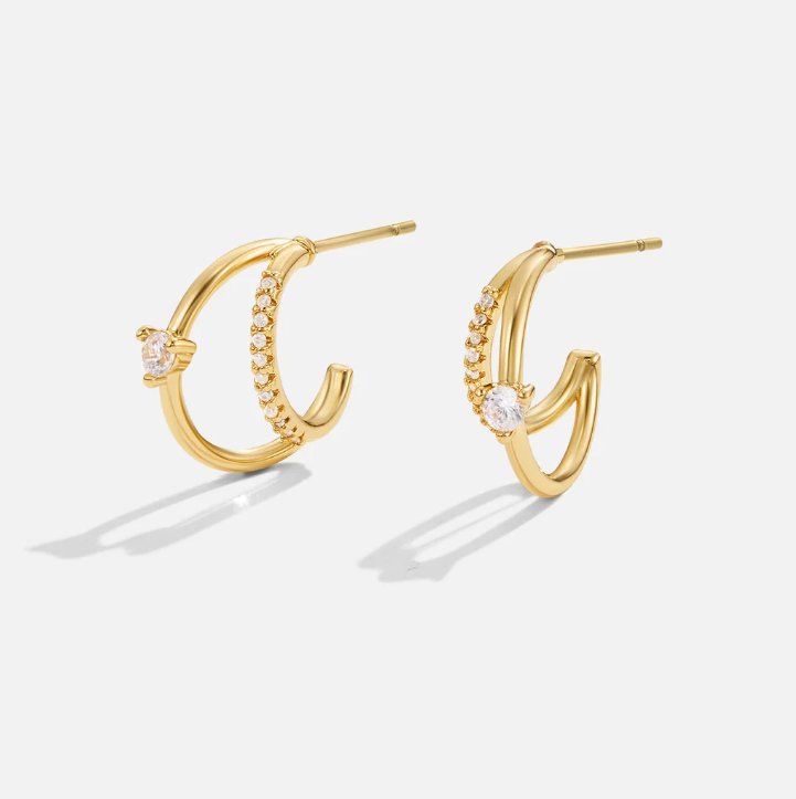 Mariana – Slim silver earrings.