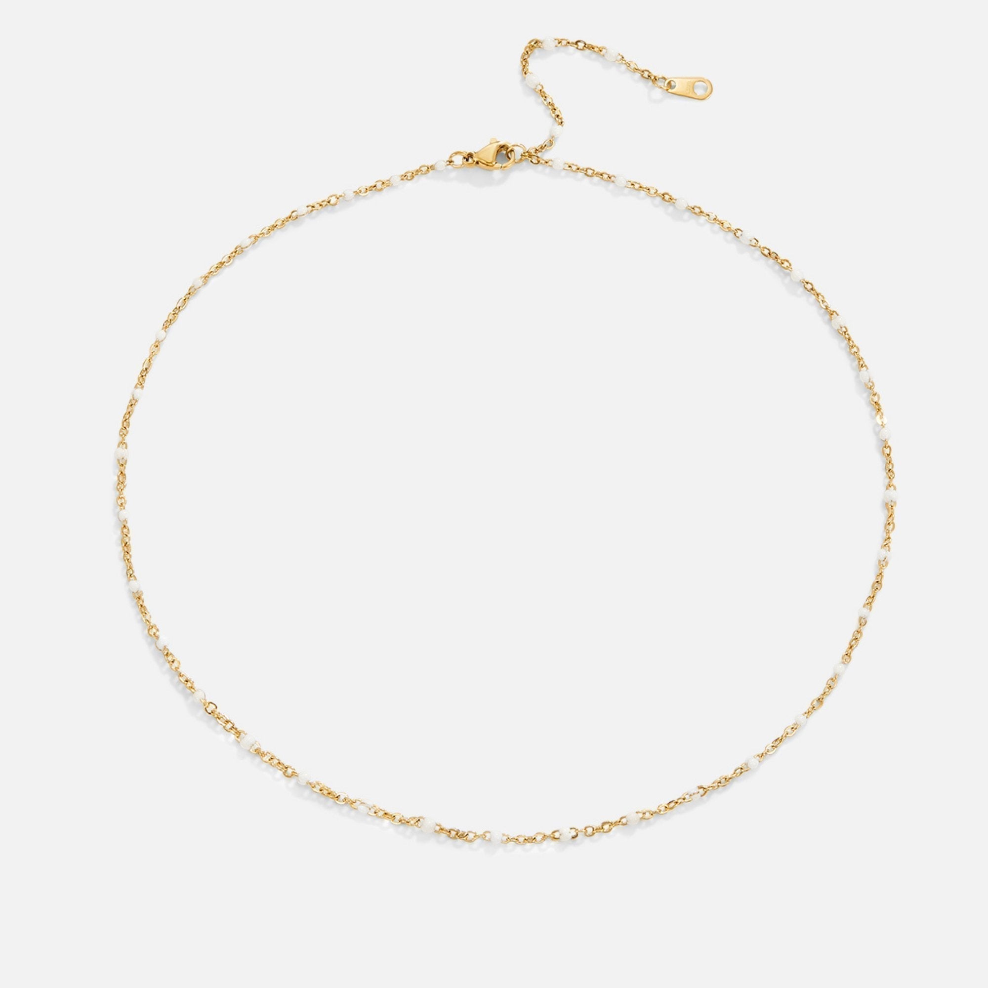 Sabina – Fine gold choker necklace with mini pearls.