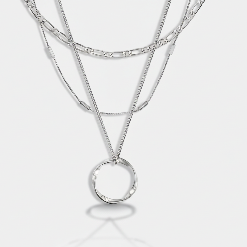 Three-strand open necklace